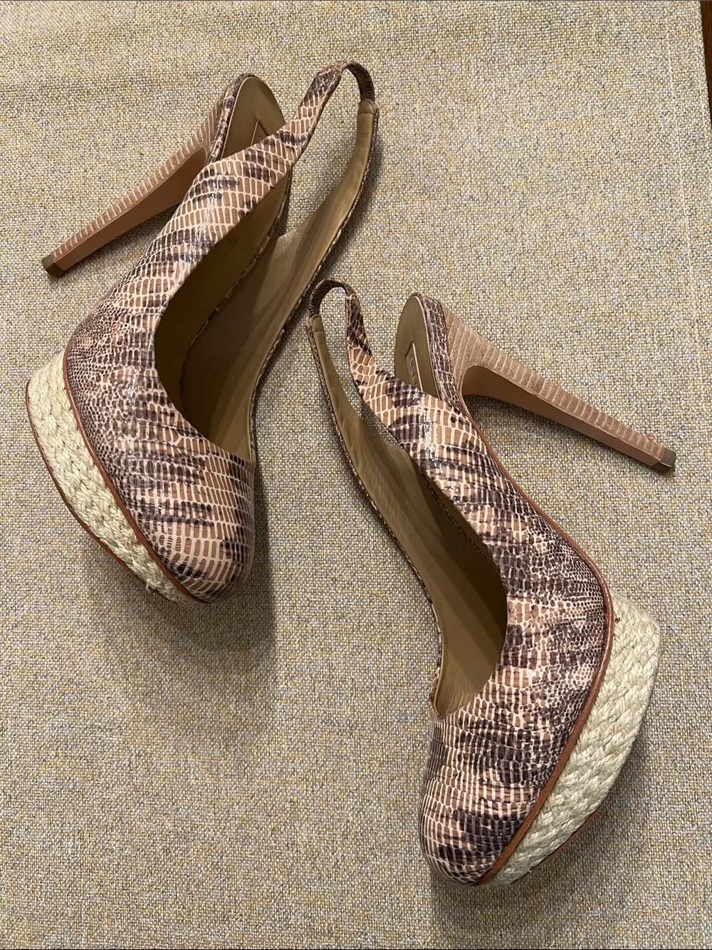 ❤️BCBGMAXAZRIA Folley  Platform Heels